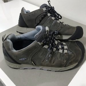 KEEN Bryce hiking sneakers waterproof size 6.5